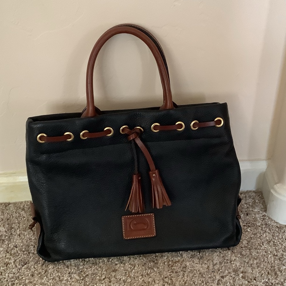 Dooney and Bourke, navy leather bag with tan trim